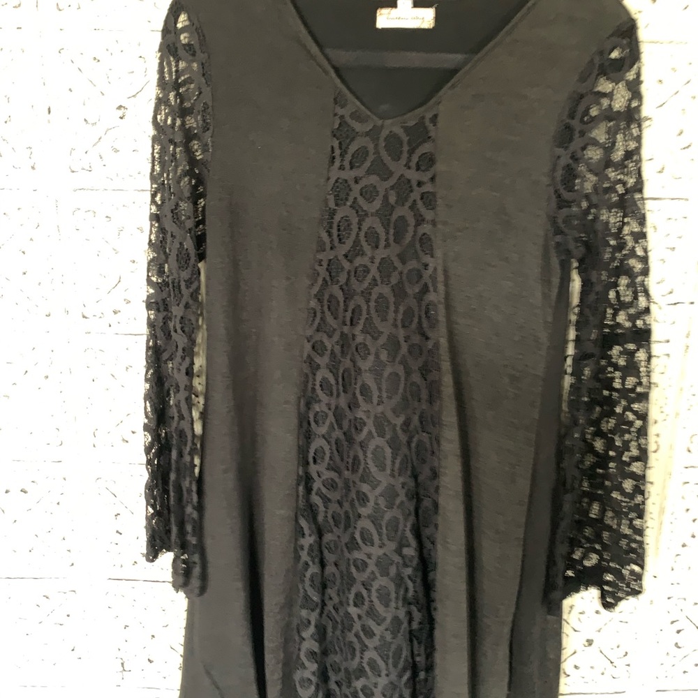 Women’s knit and lace black dress